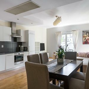 Uitgebreid Appartement met Twee Slaapkamers